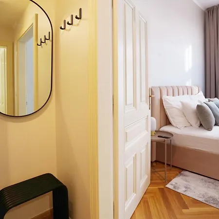 Luxemi I Center Premium Apartment