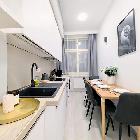 Apartment Old Town 2 Bdr, Free Coffee *