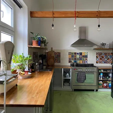 Apartment Colorful In Holesovice *