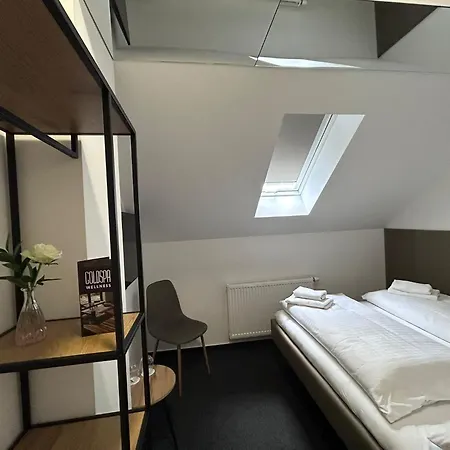 Hotel Golden Golem & 3*