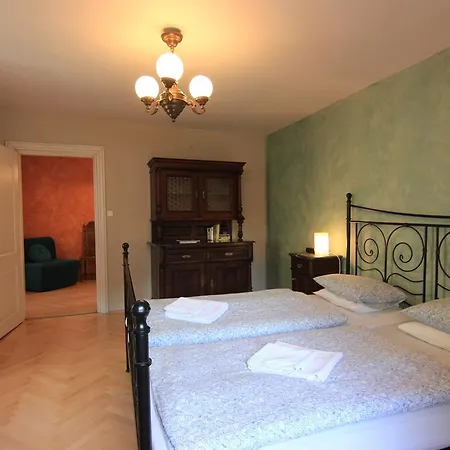 Apartment Vlasska House At The 3 Swallows