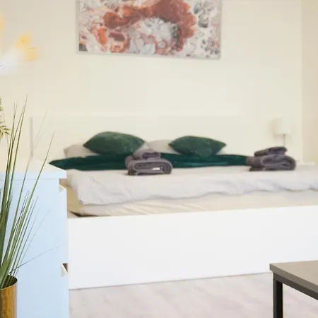 Flat With Balcony And Garage Apartment Prague