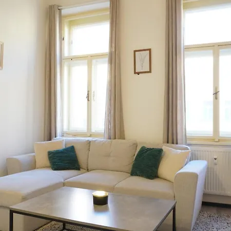 Flat With Balcony And Garage Prague