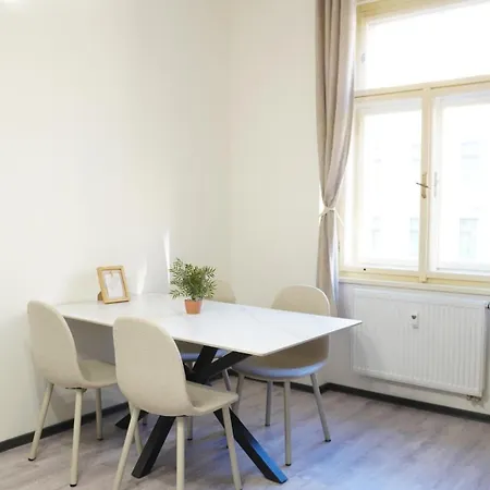 Flat With Balcony And Garage Apartment Prague