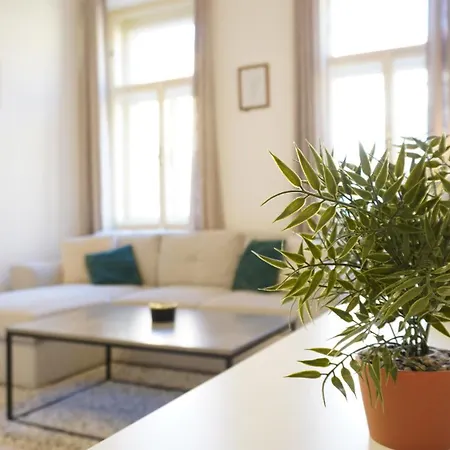 Apartment Flat With Balcony And Garage Prague