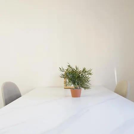 Flat With Balcony And Garage Apartment Prague