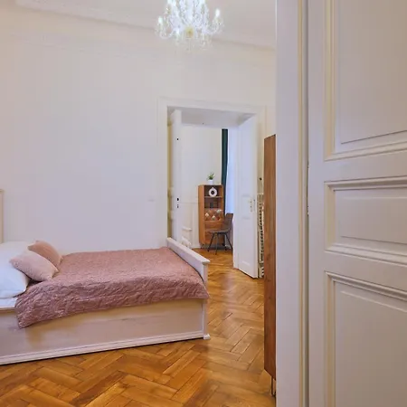 National Theatre Elegance Aparthotel Prague