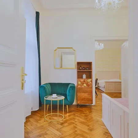 National Theatre Elegance Aparthotel