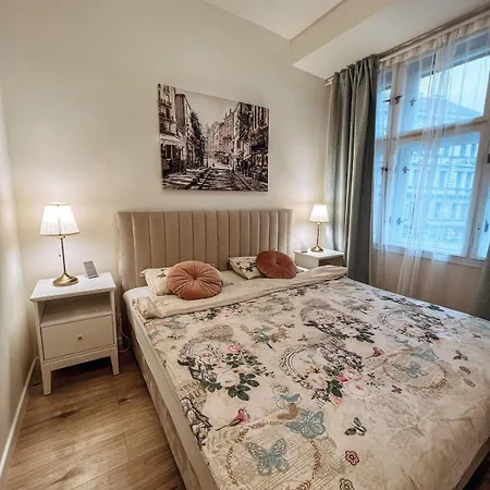 Stylish 1 Bedroom Office At Amazing Location