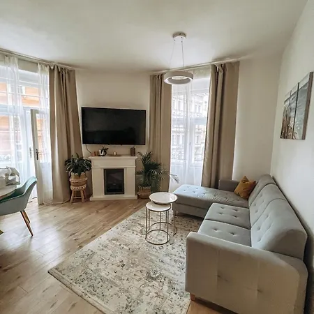 Stylish 1 Bedroom Office At Amazing Location Apartment Prague