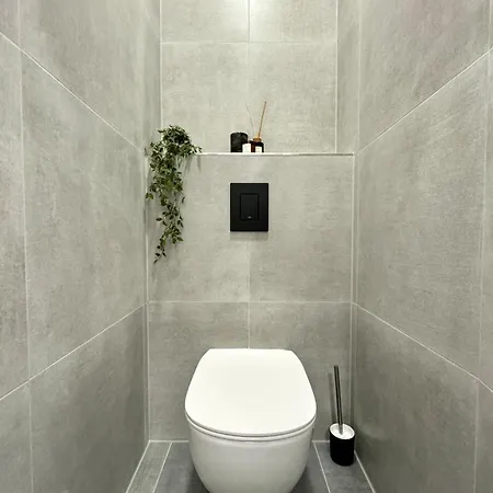 10 Minutes Charles Bridge Modern Apartment, Apartment Prague