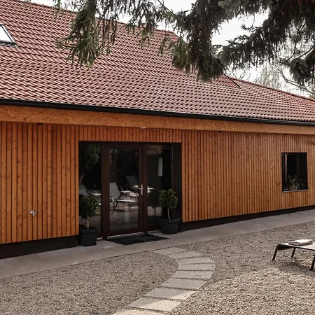 Hotel Golden Golem & 3*
