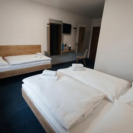 Hotel Golden Golem & Prague