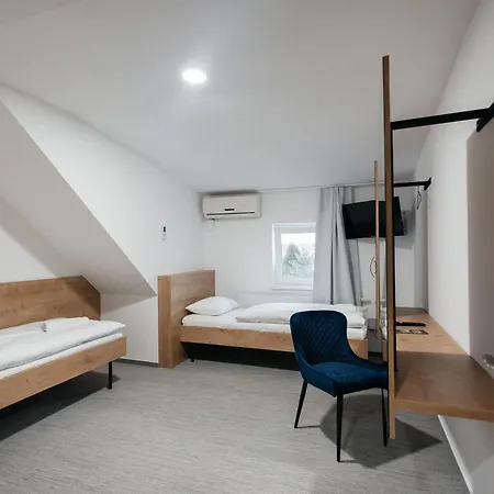 Golden Golem & Hotel 3*