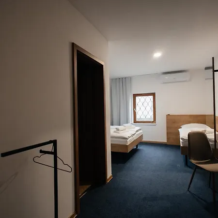 Hotel Golden Golem &