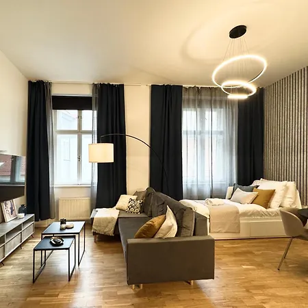 Royal Blue Wenceslas Apartment, Apartment *