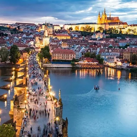 Family Arena Apartment Prague