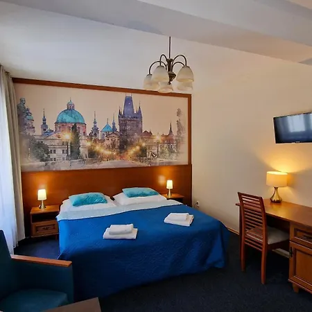 Hotel Aaron 3*