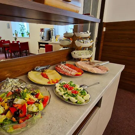 Hotel Aaron 3*