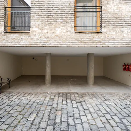 Apartment Days - Attic Loft - Work Space - Private Parking