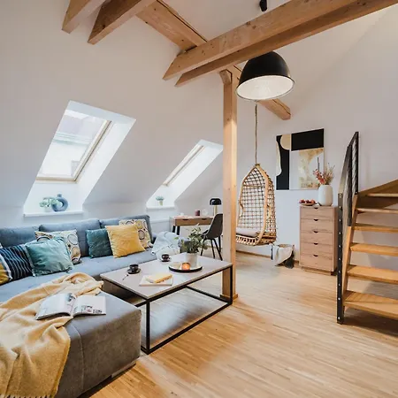 Days - Attic Loft - Work Space - Private Parking * Prague