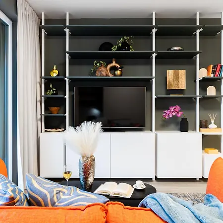 Apartment Days - - Terrace - Private Parking Prague