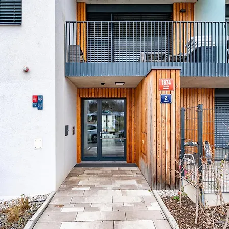 Days - - Terrace - Private Parking Prague