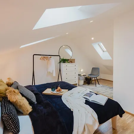 Days - Attic Loft - Work Space - Private Parking * Prague