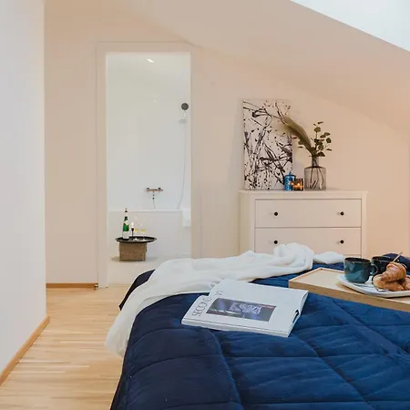 Days - Attic Loft - Work Space - Private Parking Prague