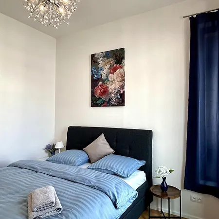 Viktoria With Garage & Balcony Apartment