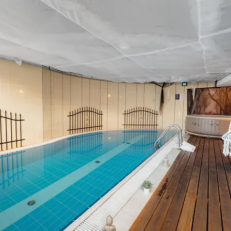 Unique With Private Pool, Cinema, 公寓 *