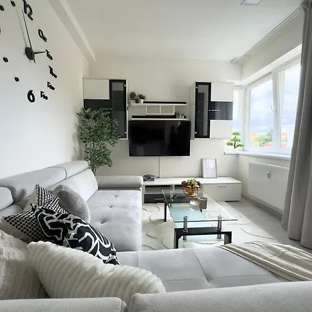 Modern Hideaway Apartment