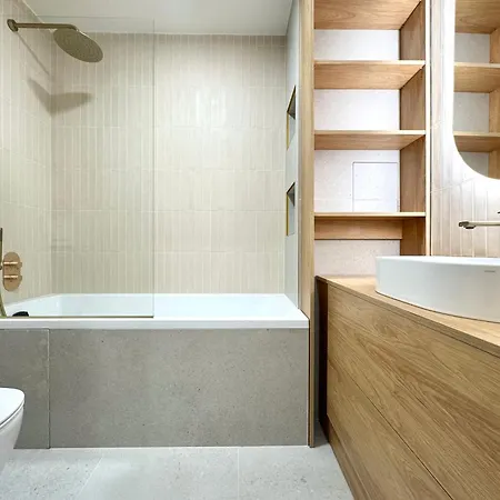 National Theatre With 2 Bathrooms Center Apartment *