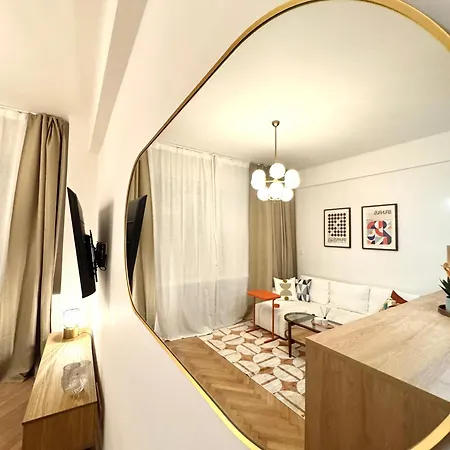 National Theatre With 2 Bathrooms Center Apartment