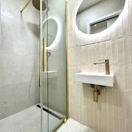 National Theatre With 2 Bathrooms Center * Prague
