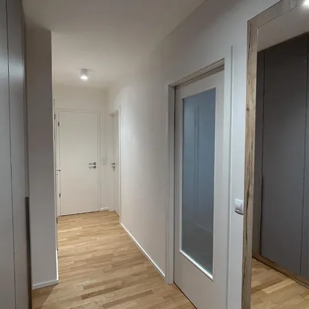 Modern Stylish With Private Garage Apartment