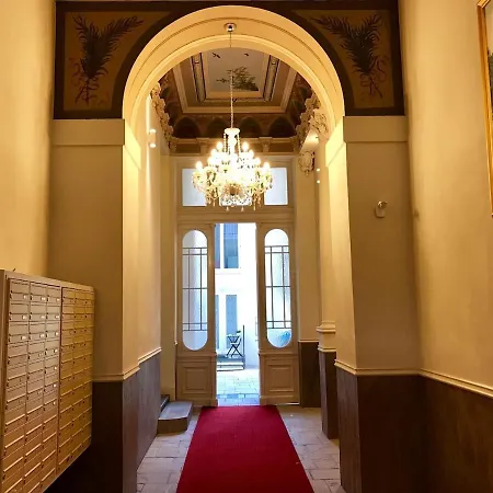 With A Terrace And Ac In The Center Apartment