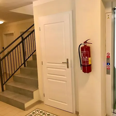 With A Terrace And Ac In The Center Apartment Prague