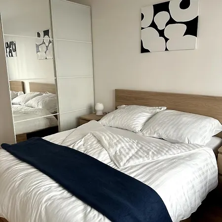 Apartment With Garage & Terrace Prague