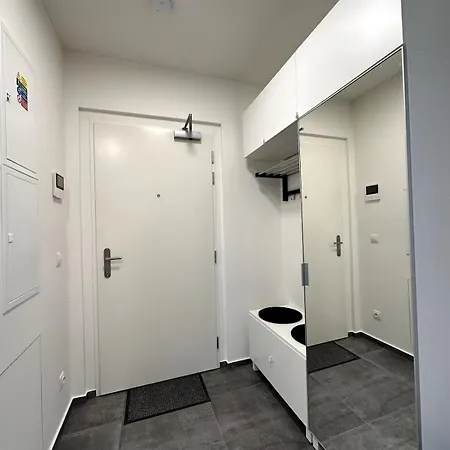 Apartment With Garage & Terrace *