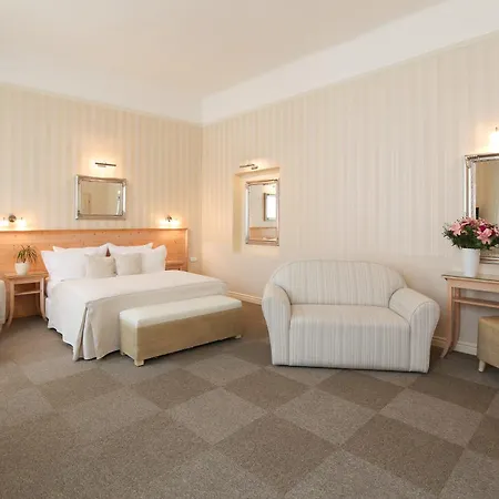 Unitas Otel 4*