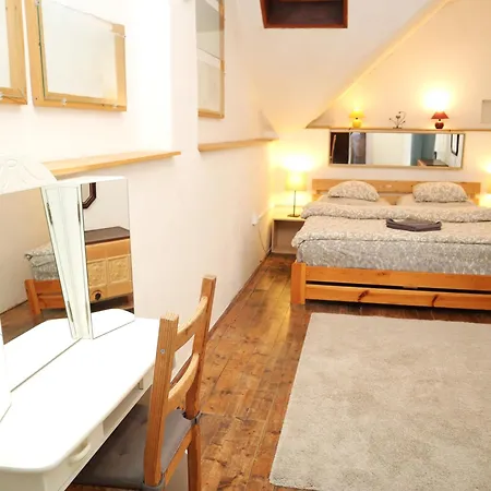 Old Town & Parking Assistance Homestay *