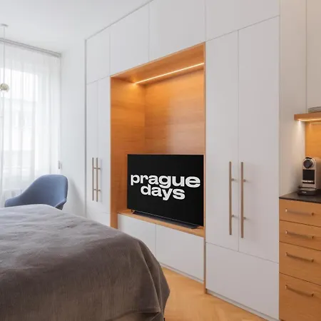 Days - Luxury In Hip Area - 