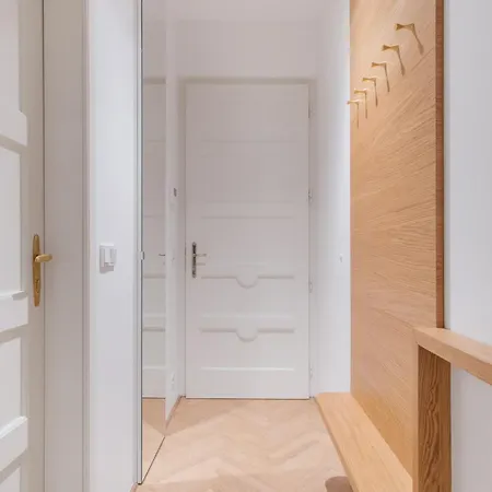 Days - Luxury In Hip Area - 