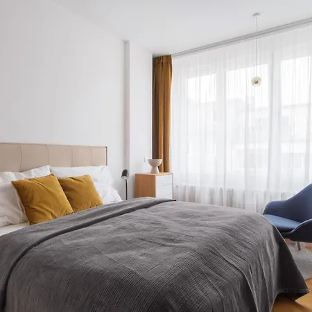 Days - Luxury In Hip Area - 