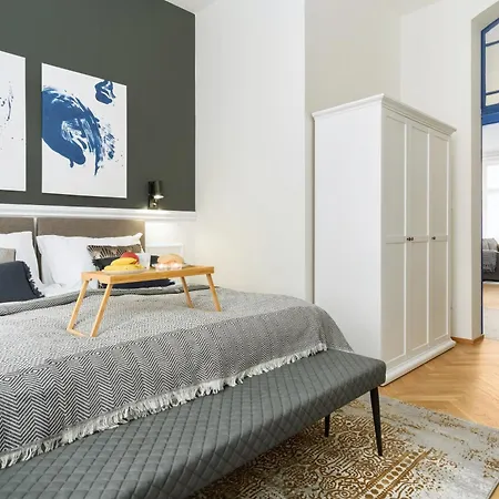 Stru House By Days - Luxurious Next To National Theatre Prag