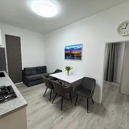 Modern, Comfortable Near The Metro * Prague