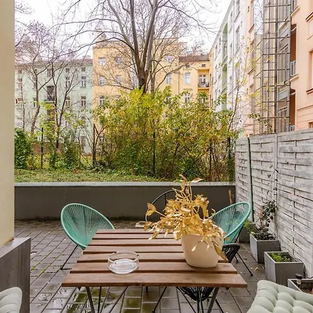 Apartment Modern With Garden Prague