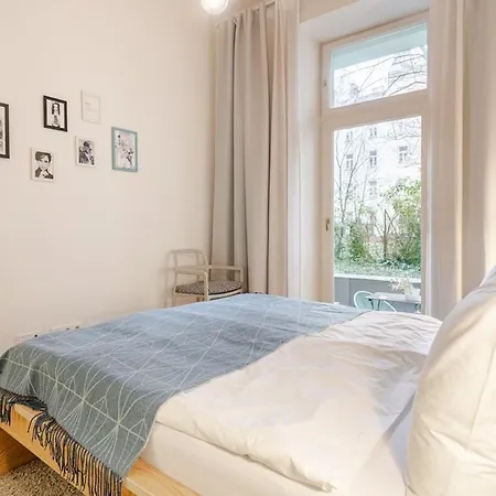 Apartment Modern With Garden Prague