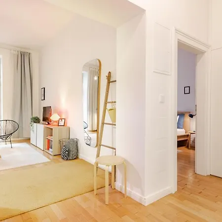 Apartment Modern With Garden Prague